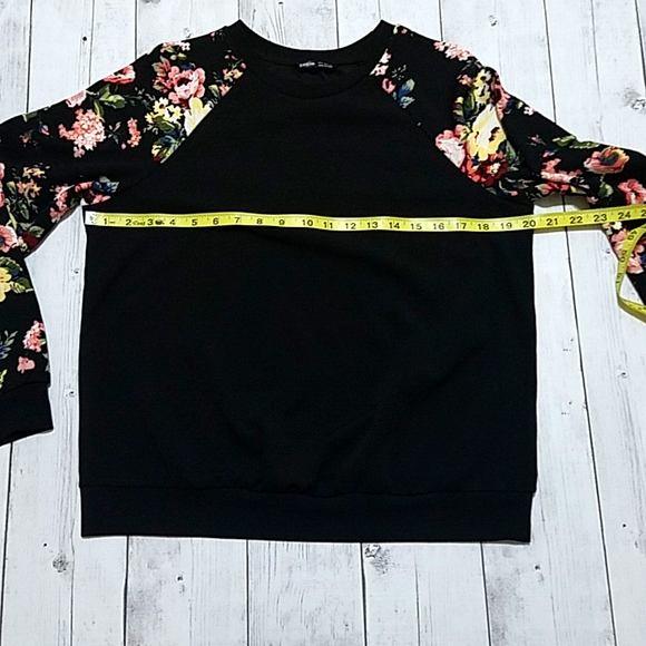 💜Shein Small floral sleeve top - Picture 2 of 6